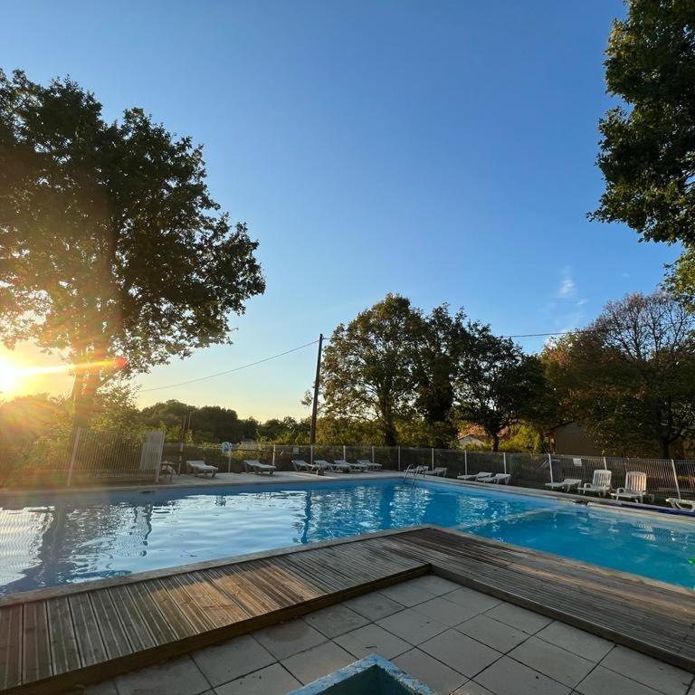 7-Gite-7 Personnes Au Coeur De La Nature /Piscine Saint-Aubin-de-Nabirat Exterior photo